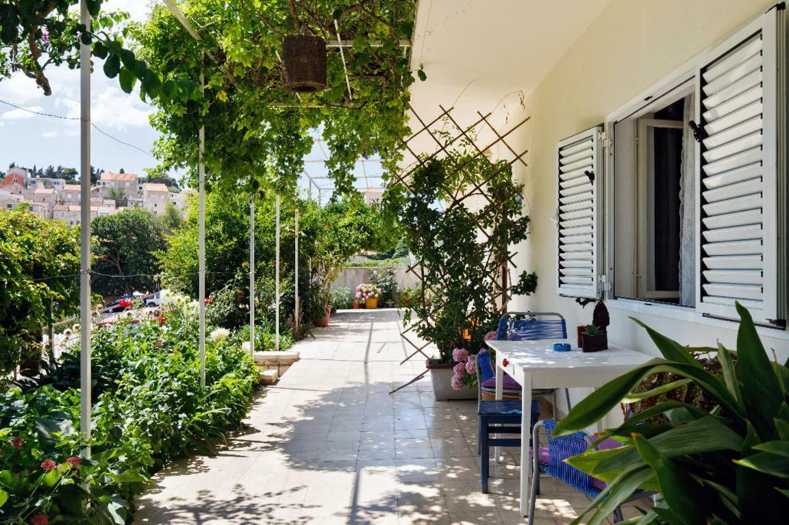 Luka'S House - Zf Hvar フヴァル エクステリア 写真