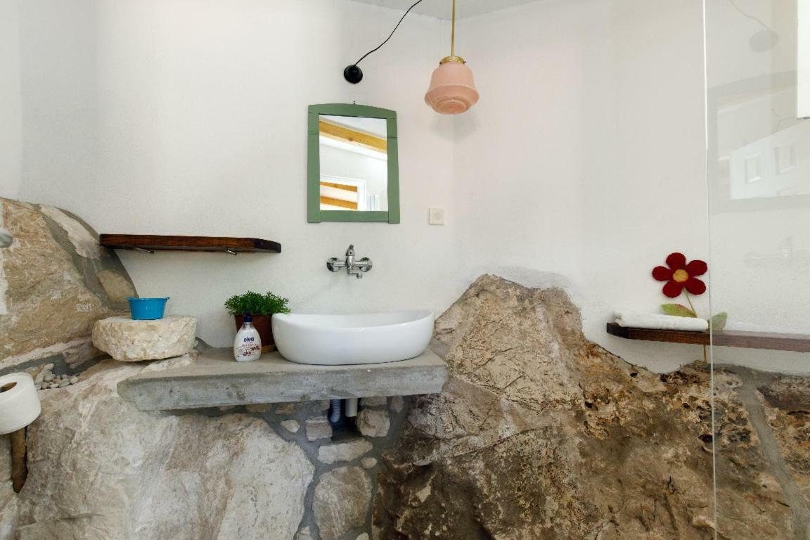 Luka'S House - Zf Hvar フヴァル エクステリア 写真